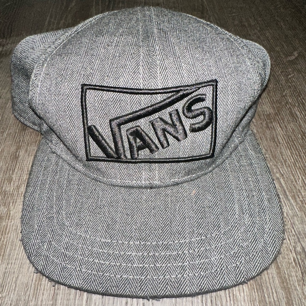 VansGray Snap Back Hat